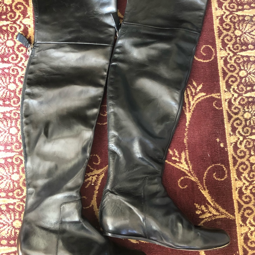 Over the knee Vera Wang Lavender boot